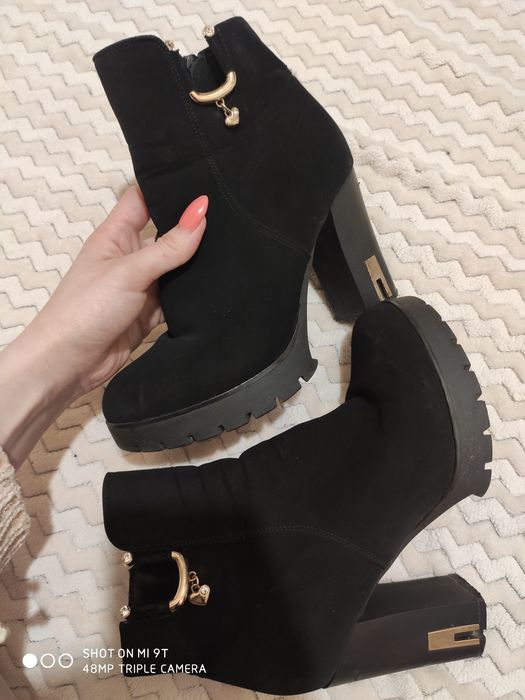 Ботильйони на підборах