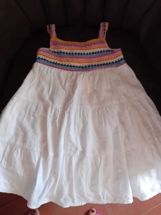 Vestidos Mayoral e Sfera 4-5 excelente estado!