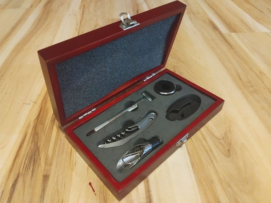 Zestaw akcesoriów do wina