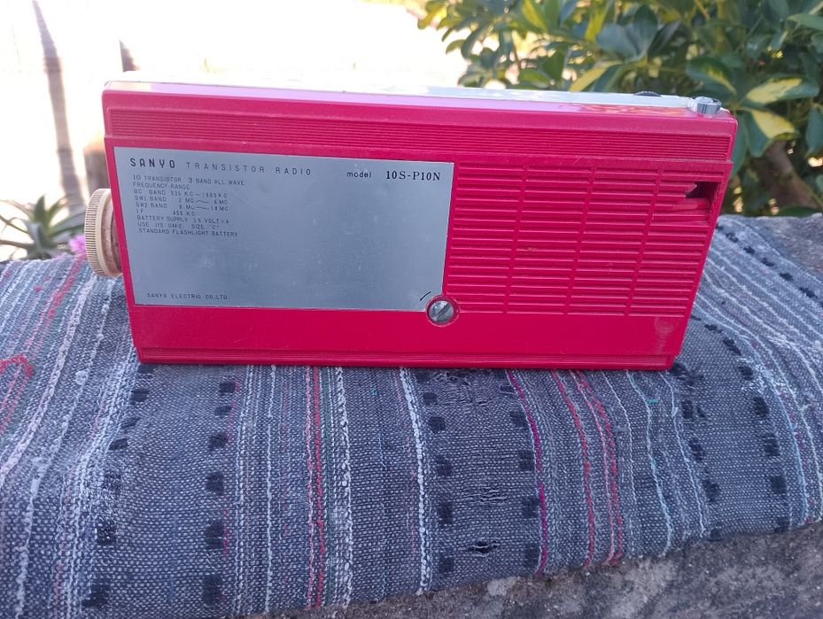Radio Antigo Sanyo , bom estado