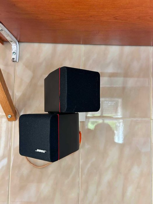 BOSE colunas excelentes e potentes para casa escritório e bares impecáveis