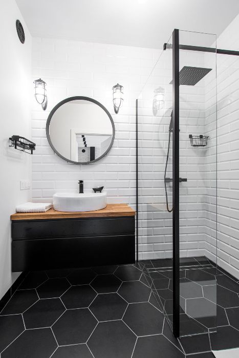 Szafka pod umywalkę - drewniany blat, prowadnice BLUM, czarne fronty