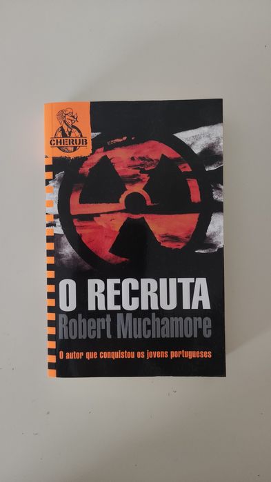 Livro O Recruta, Robert Muchamore