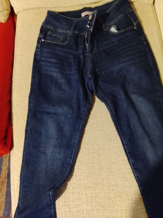 Vendo calcas de ganga como novas