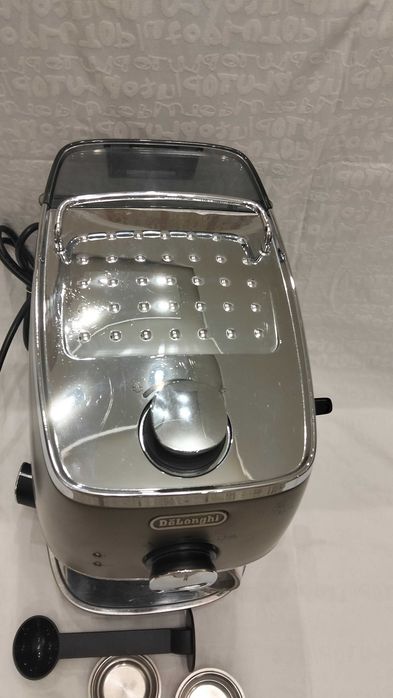 Рожковая кофеварка De'Longhi Distinta ECI 341.BZ