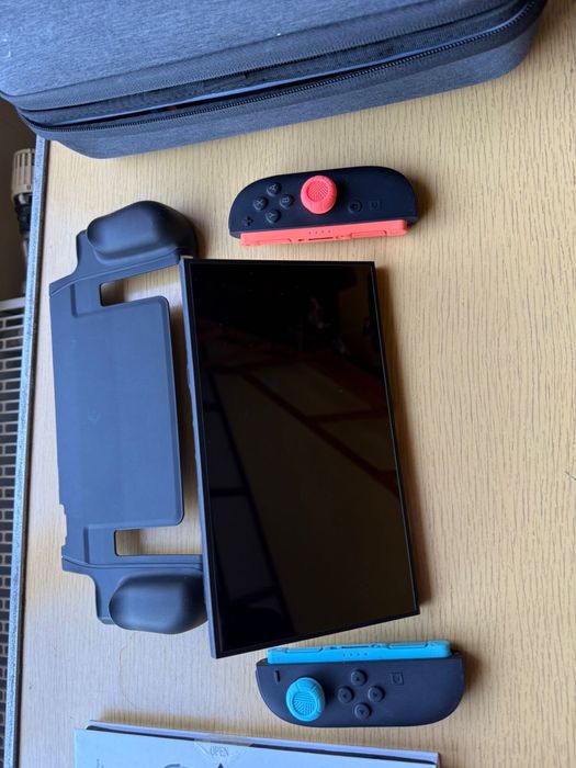 Switch 2 у повному комплекті, + чохол, сумка, скло