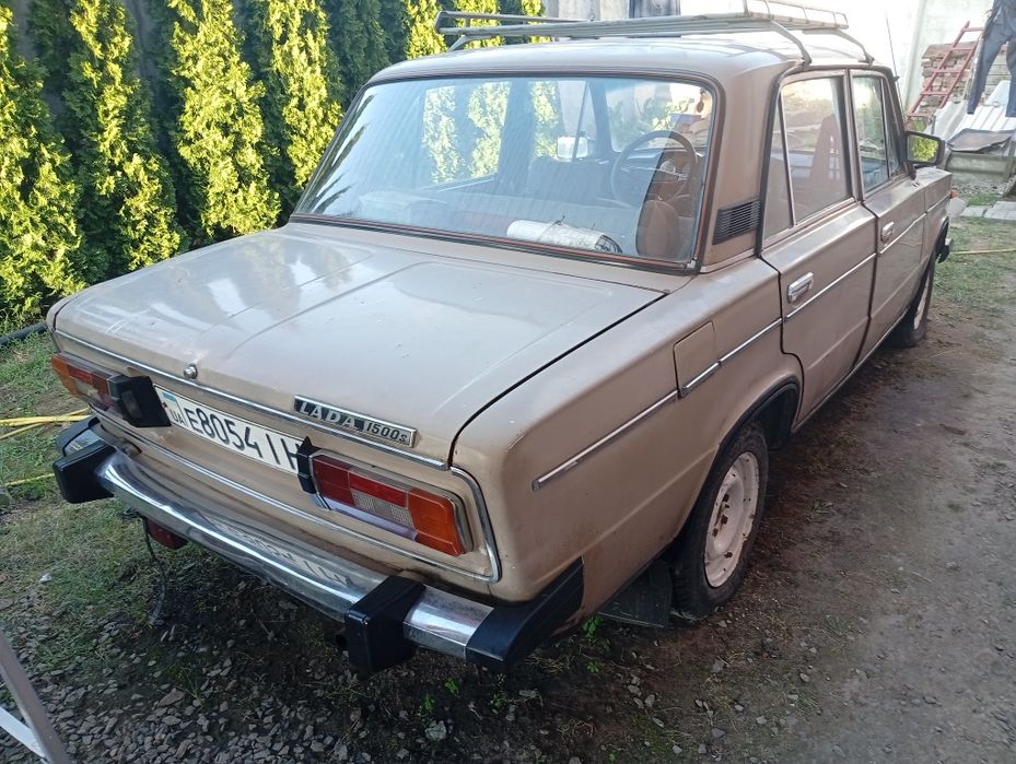 автомобіль ваз-2106.
