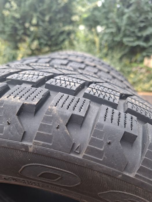 4 opony zima 235,55,18   700zl