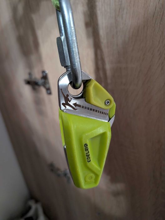 Edelrid Ohm - Wspomaganie hamowania przy asekuracji (Gen I)