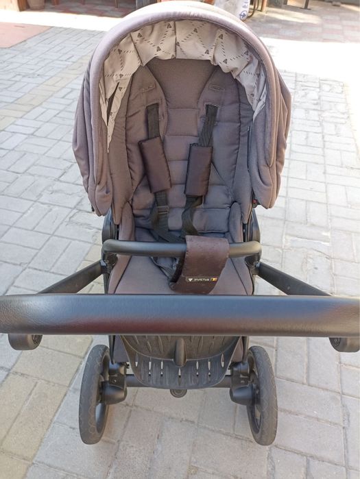 Коляска 2 В 1 INVICTUS V-PLUS в чорно-сірому кольорі