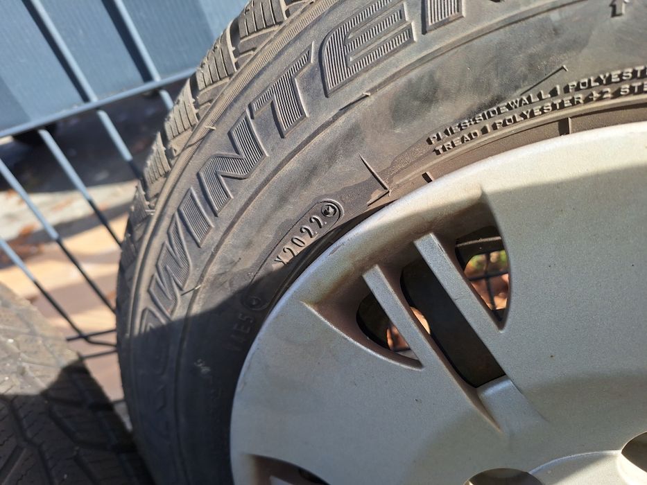 Felgi stalowe  r13 opony zima +kołpaki fiat panda