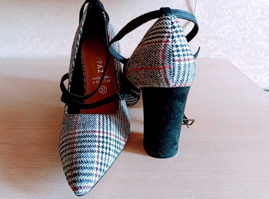 Чудові туфлі від Marypaz 37 р