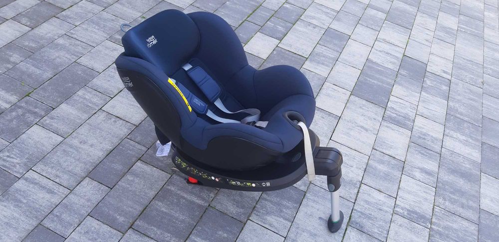 Fotelik samochodowy Britax Roomer Dualfix  2 R obrotowy ISOFIX