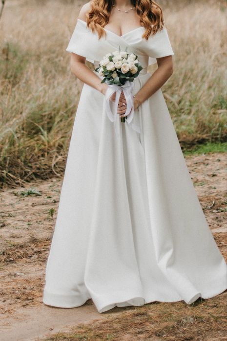 Продам весільну сукню