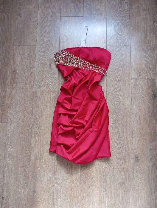 Nowa sukienka damska marszczona czerwona kryształy M