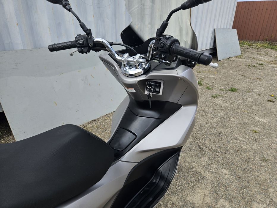 Honda PCX150 с контейнера без пробега по Украине из Японии .Максискутер Хонда 150куб.Доставка/Отправка по Украине