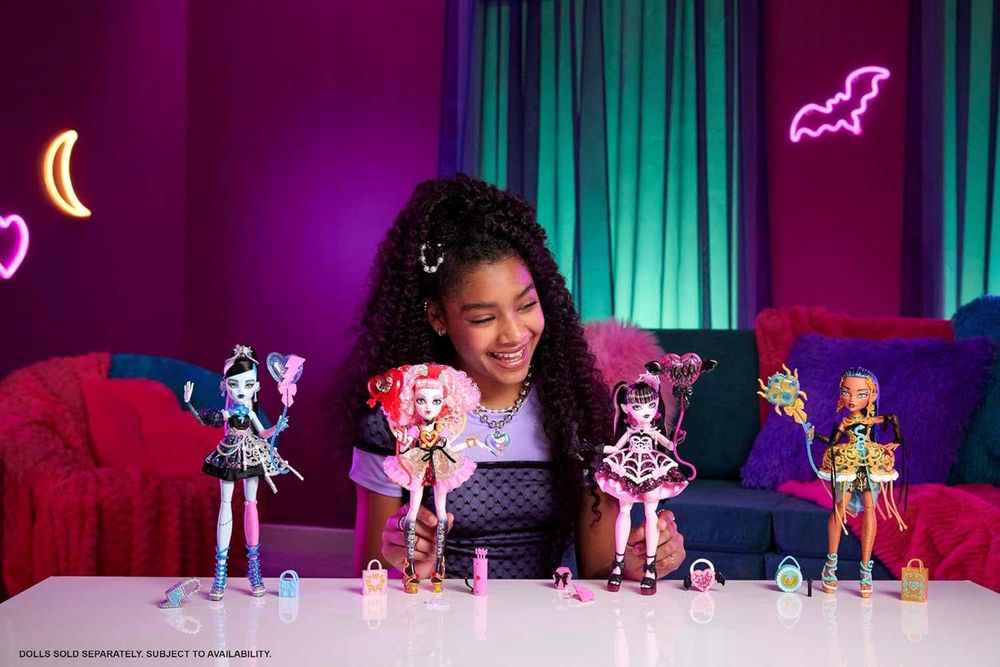 Лялька Монстер Хай Дракулаура Дракулора g3 Monster High солодкий день народження BJBG74