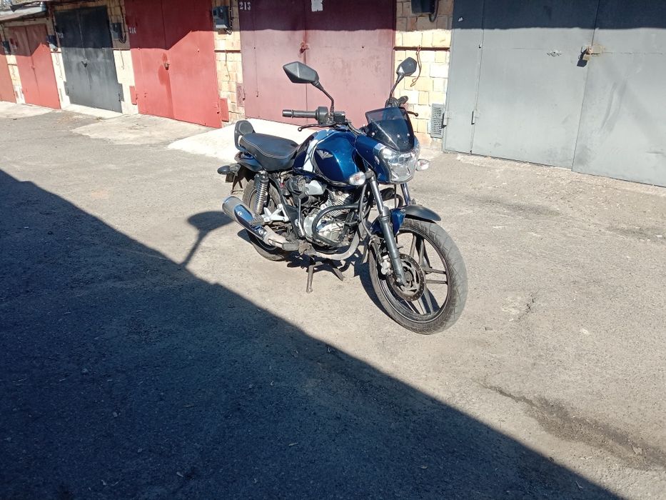 Продам Bajaj v15