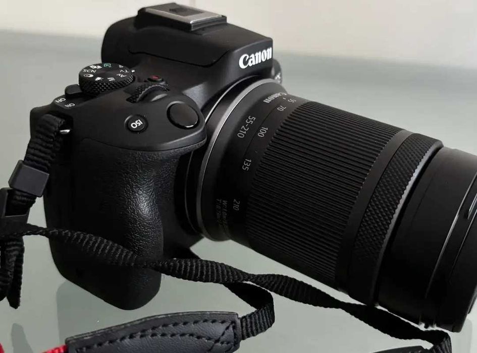 Máquina Fotográfica Mirrorless Canon EOS R50 + RF-S 18-45 IS STM + RF-S 55-210 IS STM + Bateria Extra