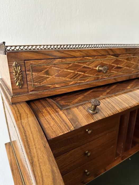 Sekretarzyk damski w manierze Ludwika XVI