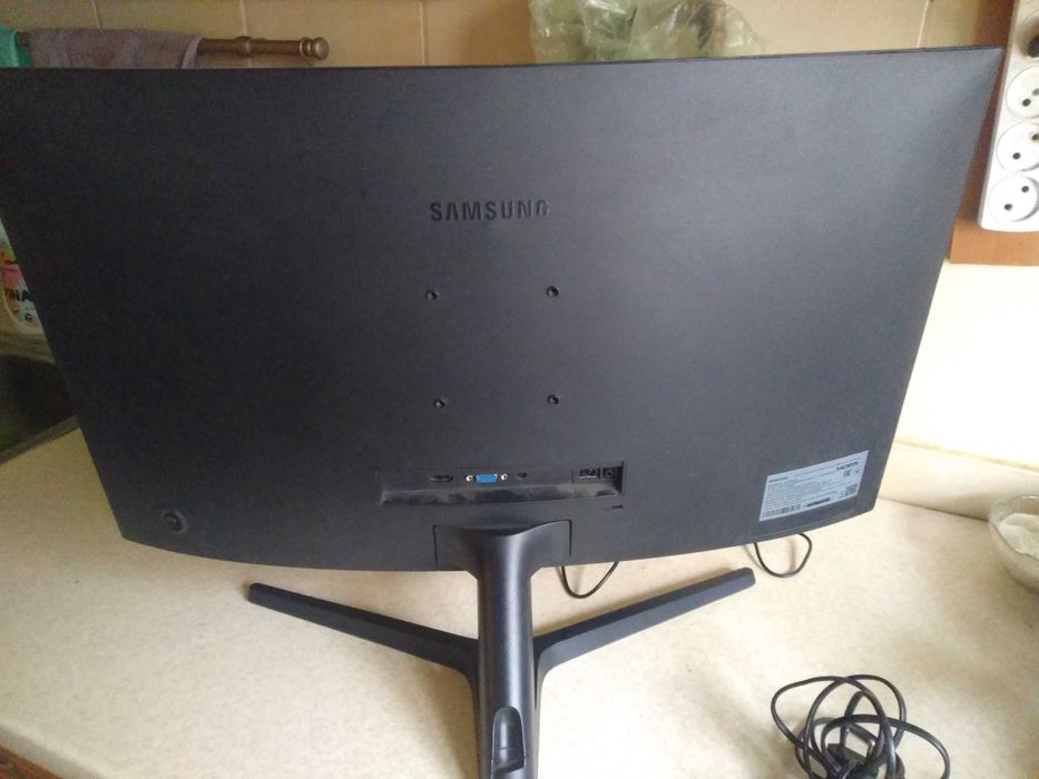 Монитор Samsung C27R500FHI (LC27R500FHIXCI) вогнутый. 60гц. самовывоз.
