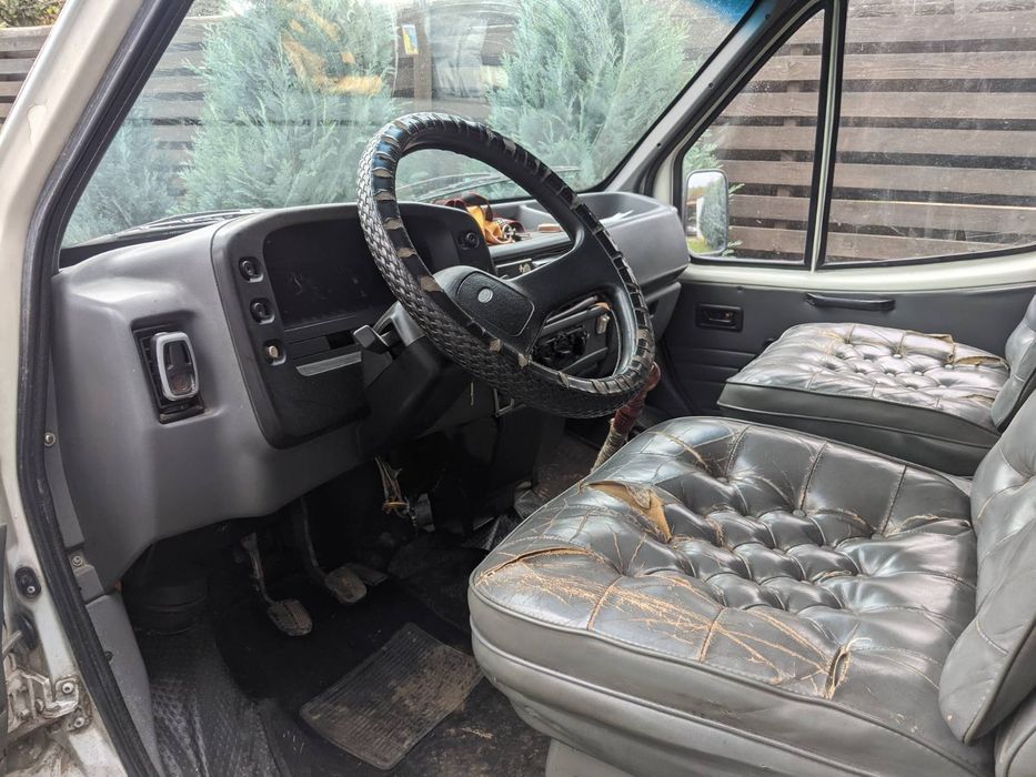 Продаю буса Ford transit 2.5