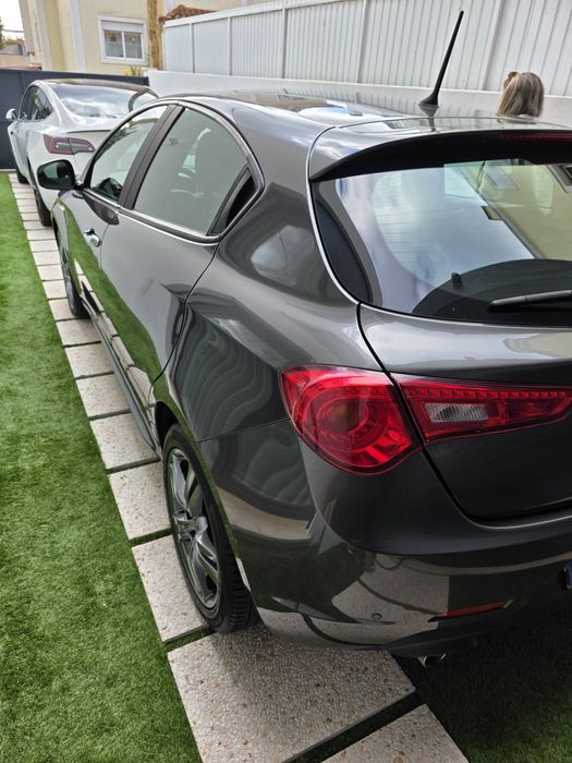 Alfa Romeo Giulietta 1.6 JTDm Distinctive. Nacional.