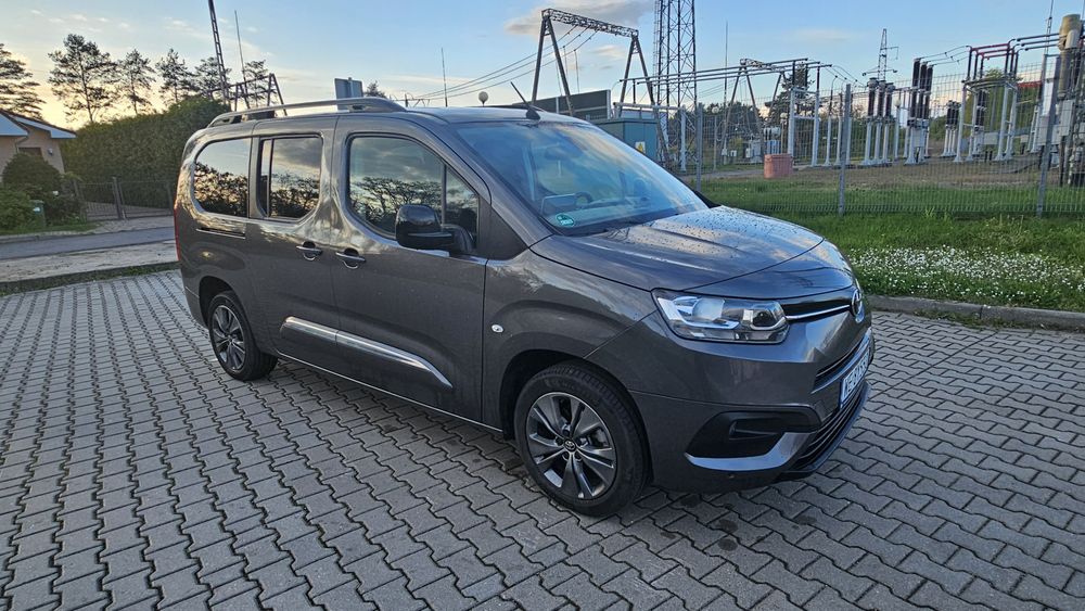 Transport samochodem osobowym - do 6 pasażerów!