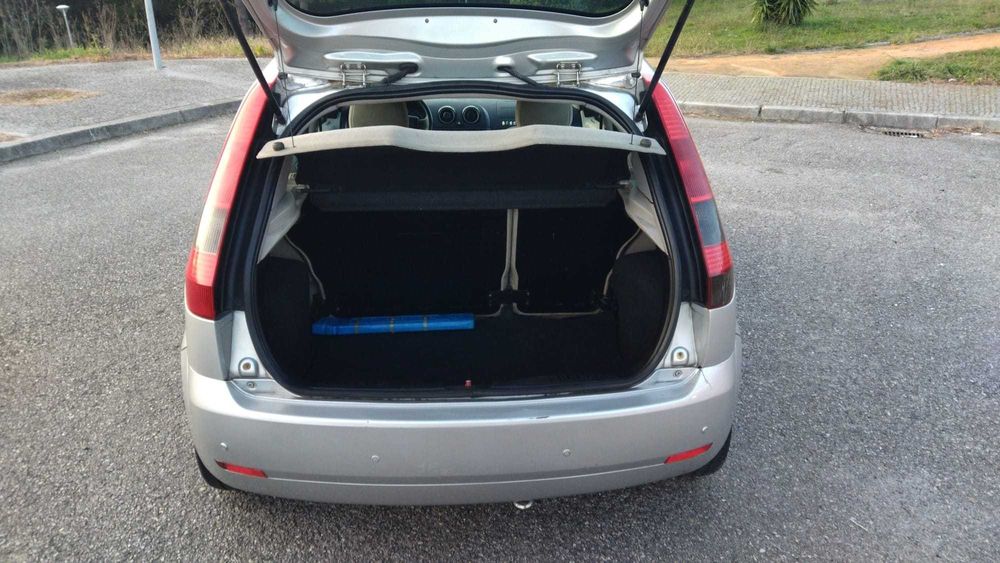 Ford Fiesta Ghia 1.4 Duratec