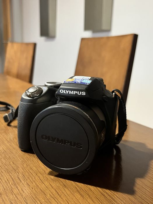 Câmara Olympus SP-590UZ