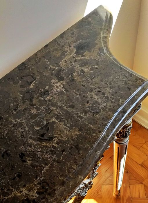 Conjunto credência e espelho (antiguidade)