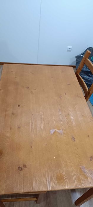 Mesa NOVA E IMPECÁVEL de madeira