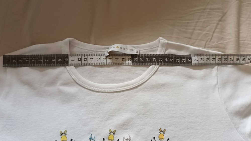 T-shirt branca da cache cache