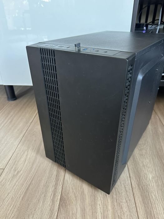 Komputer Stacjonarny. AMD/Radeon R7/16GB DDR3/128GB HDD+2TB SSD/WIN10.