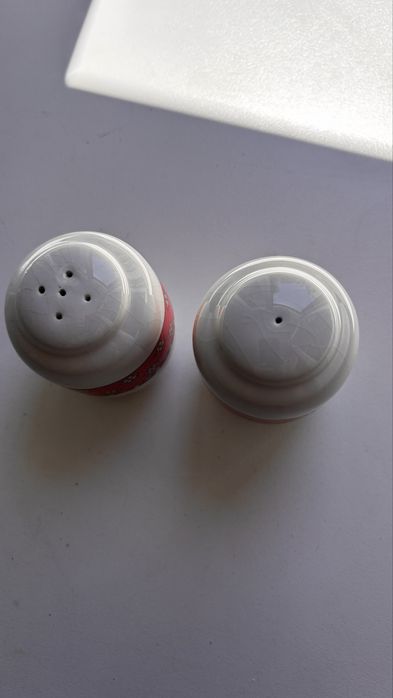 Salt and pepper sets482752365236725762