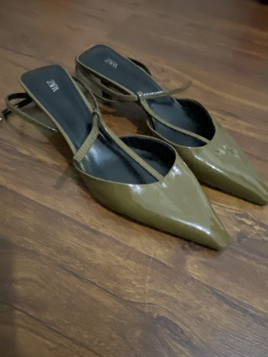 Продам  Босоніжки zara