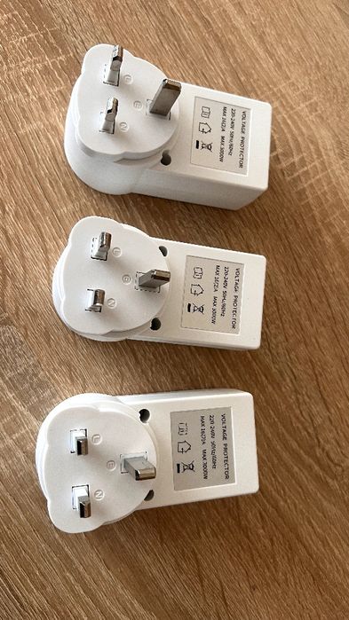 реле  бар'єр напруги UK вилка