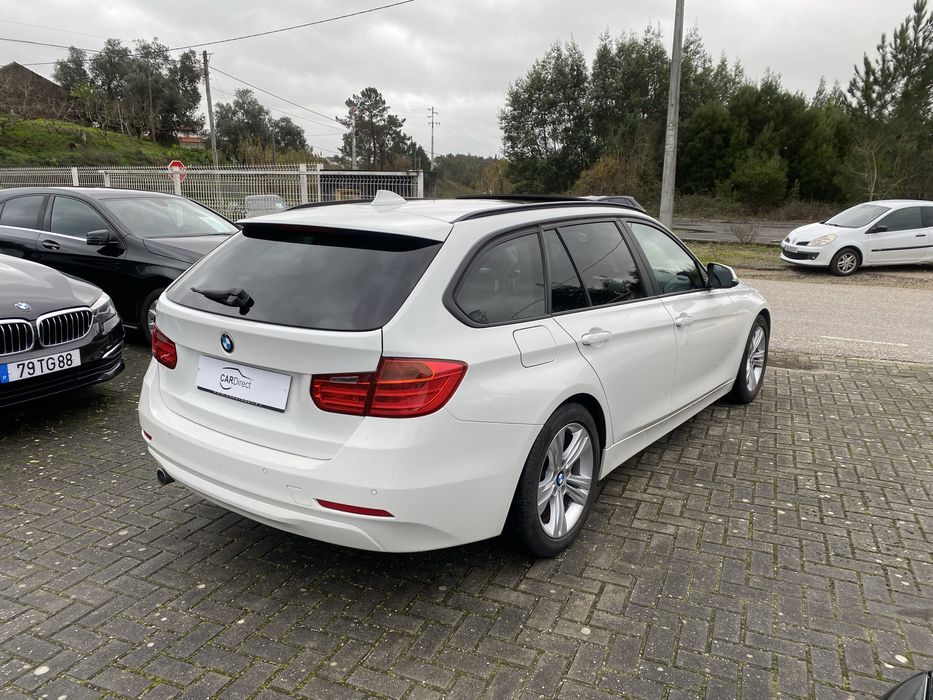 BMW 320d Sport Auto - GPS + Teto panorâmico + Vidros