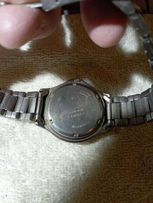 Часы Casio титановые