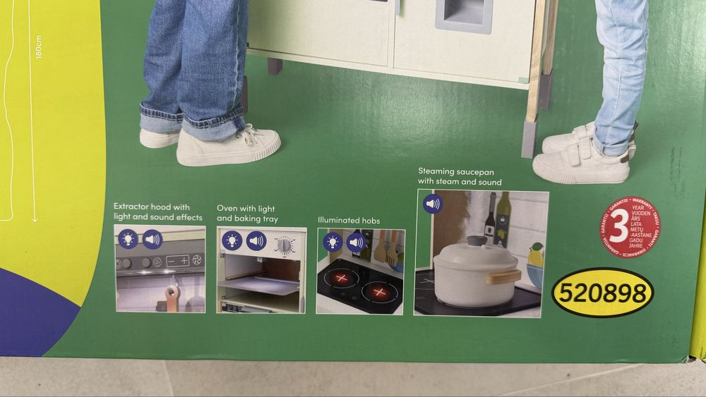 Дитяча деревяна кухня нові кухні