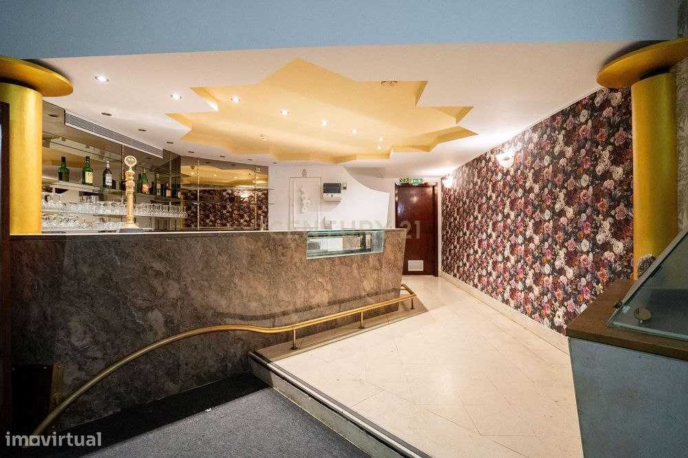 Loja Espaçosa em Avenidas Novas, Lisboa - 180m²