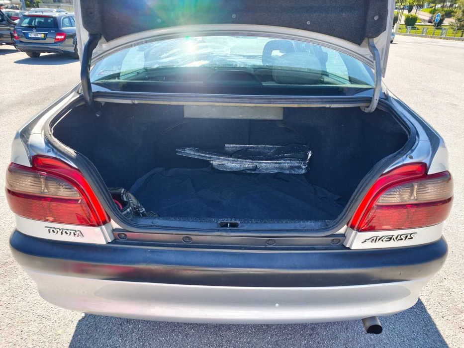 Toyota Avensis 2001