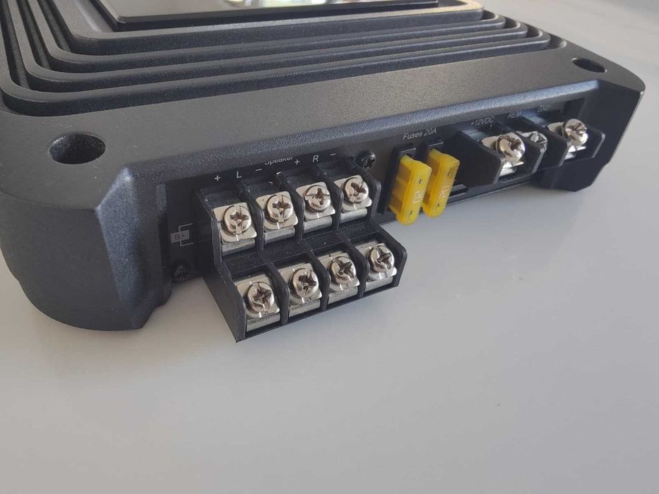 Amplificador Auto JBL GX-A604 (4 Canais / 435W) – Excelente Estado