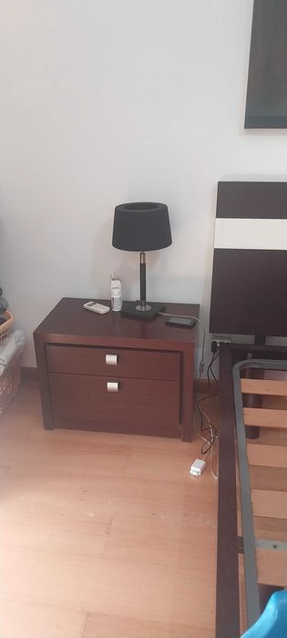 Cómoda e 2 mesas cabeceira