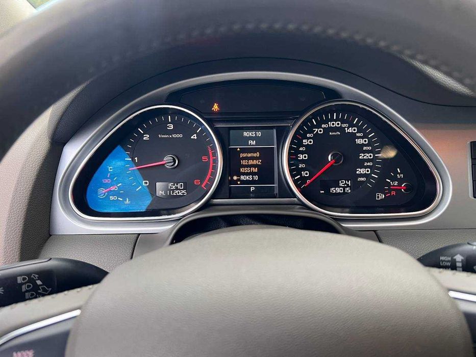 Продам сімейний автомобіль Q7 2013р.