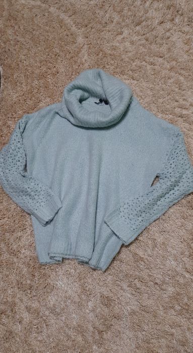 Sweter z golfem o luźnym fasonie M