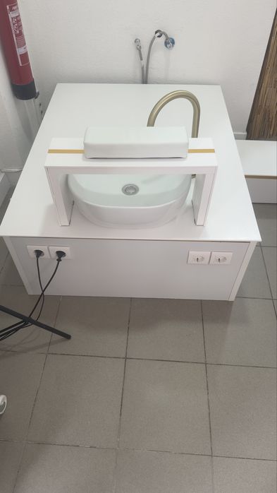 Base de pedicure preparada para canalização