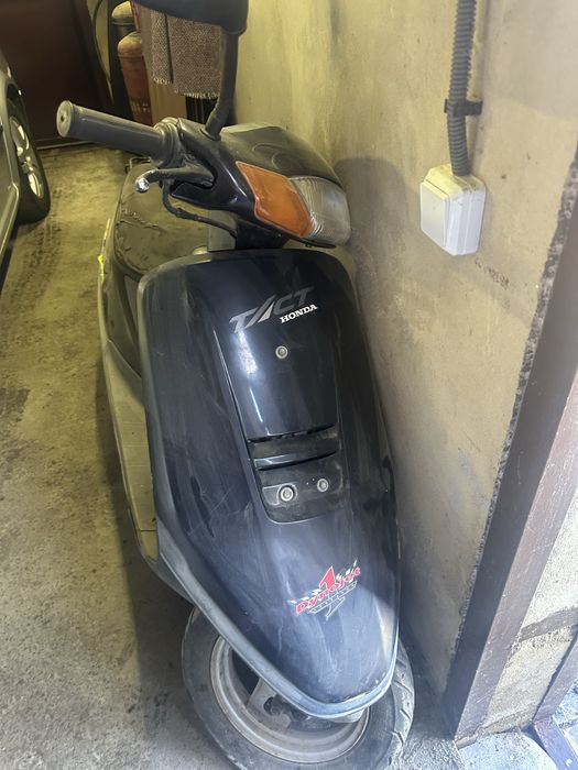 Продам Хонда Дио, на ходу , долго стоял в гараже!