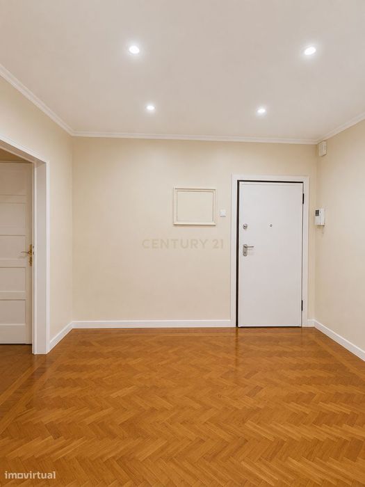 Apartamento T3 Rua Morais Soares Lisboa