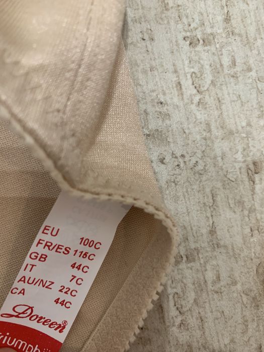 Triumph корегуюча білизна Doreen